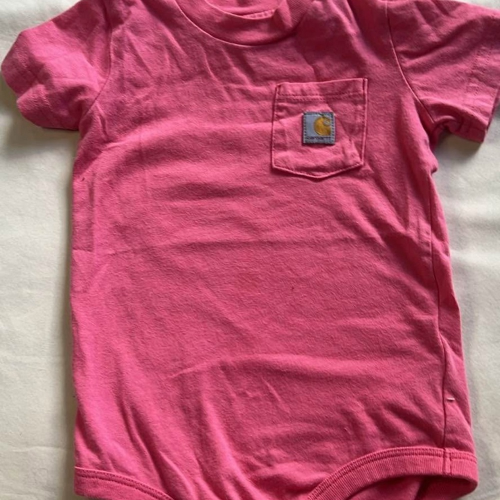 Carhartt Kids Bodysuit in Bright Pink